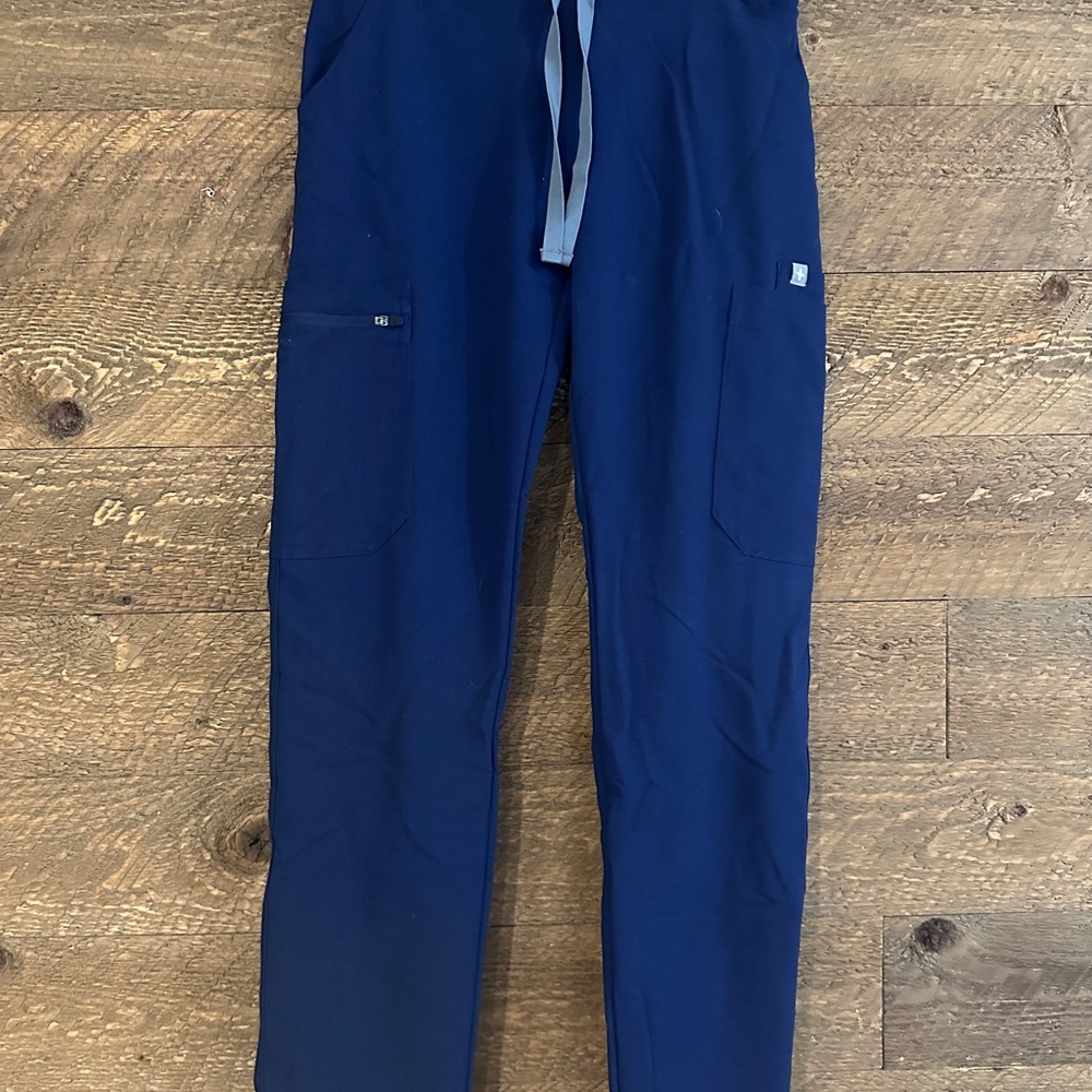 Figs women’s Navy Blue Zola Scrub Pants
